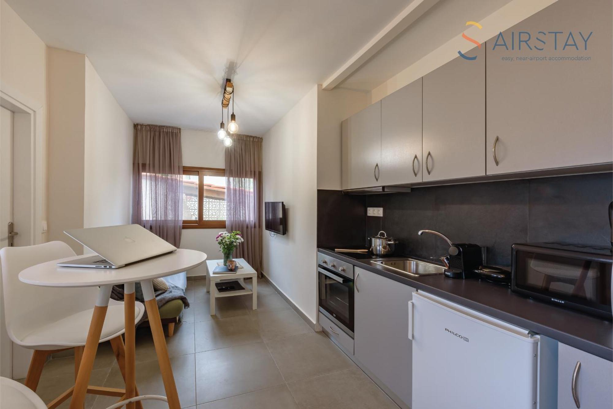 Ryze Apartments Airport By Airstay Артемида Екстериор снимка