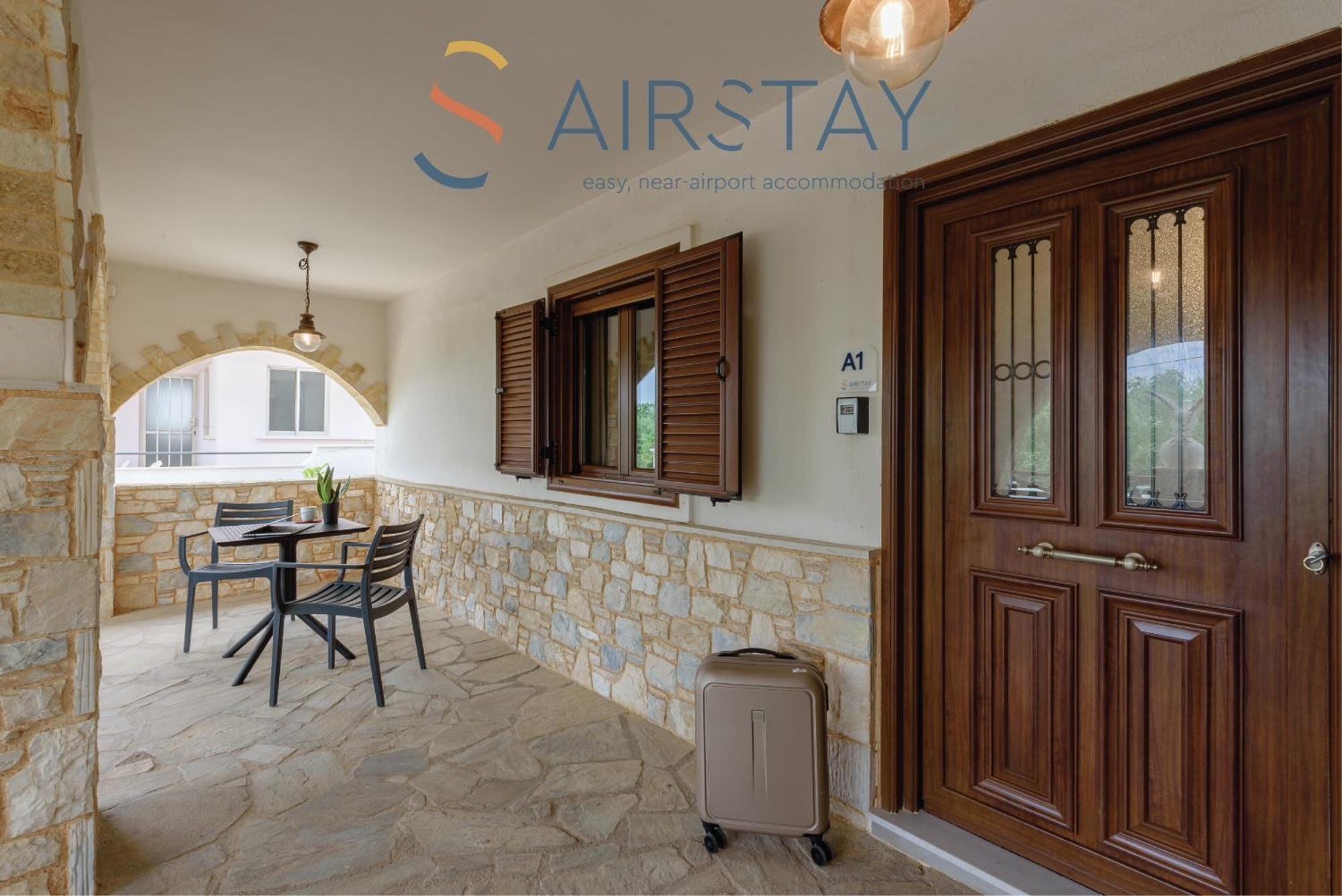 Ryze Apartments Airport By Airstay Артемида Екстериор снимка