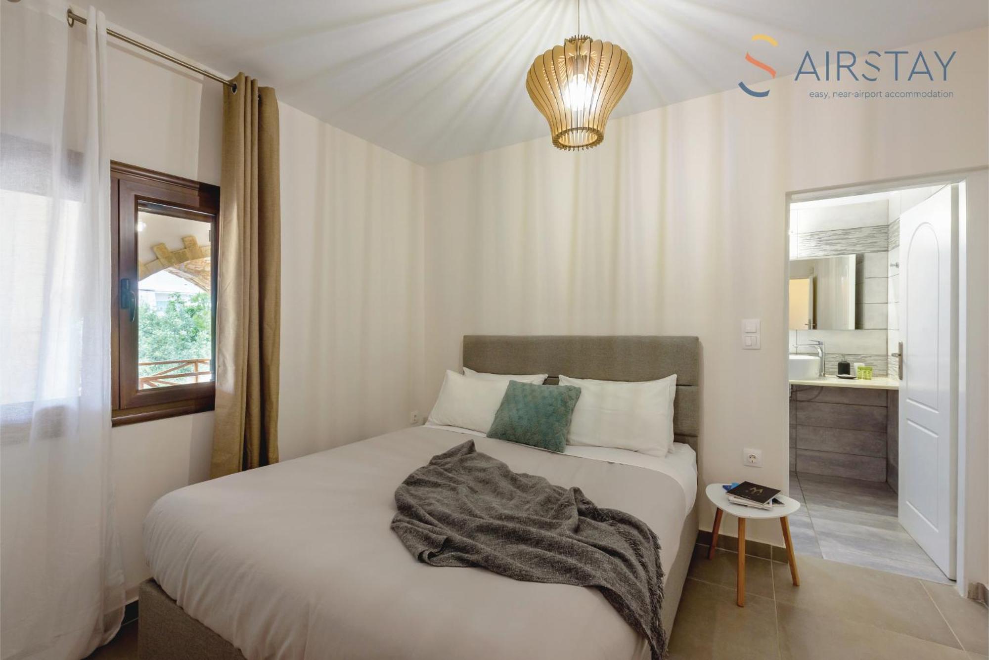 Ryze Apartments Airport By Airstay Артемида Екстериор снимка